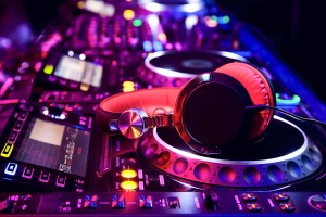 Dj mixer with headphones